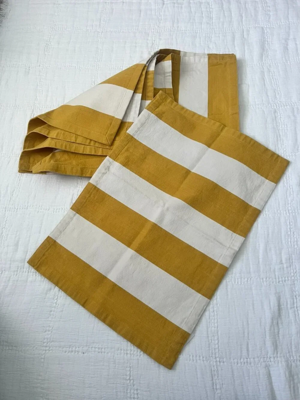 Crate and Barrel Olin Mustard Stripe Placemats Set of 4 Cotton 14x19